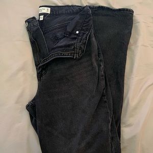 Abercrombie - Curve Love Ultra High Rise 90s Straight Jean - Size 30 Regular